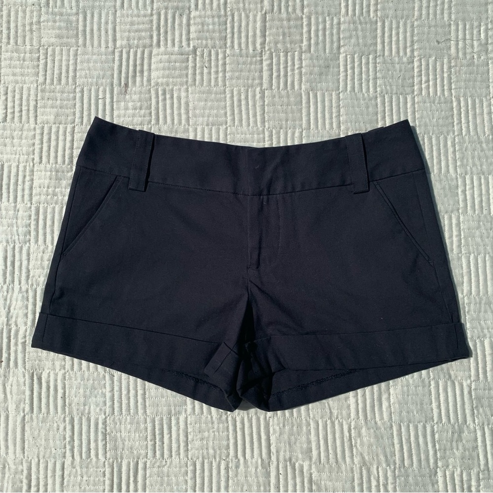Alice + Olivia Black Women's Shorts Size 8